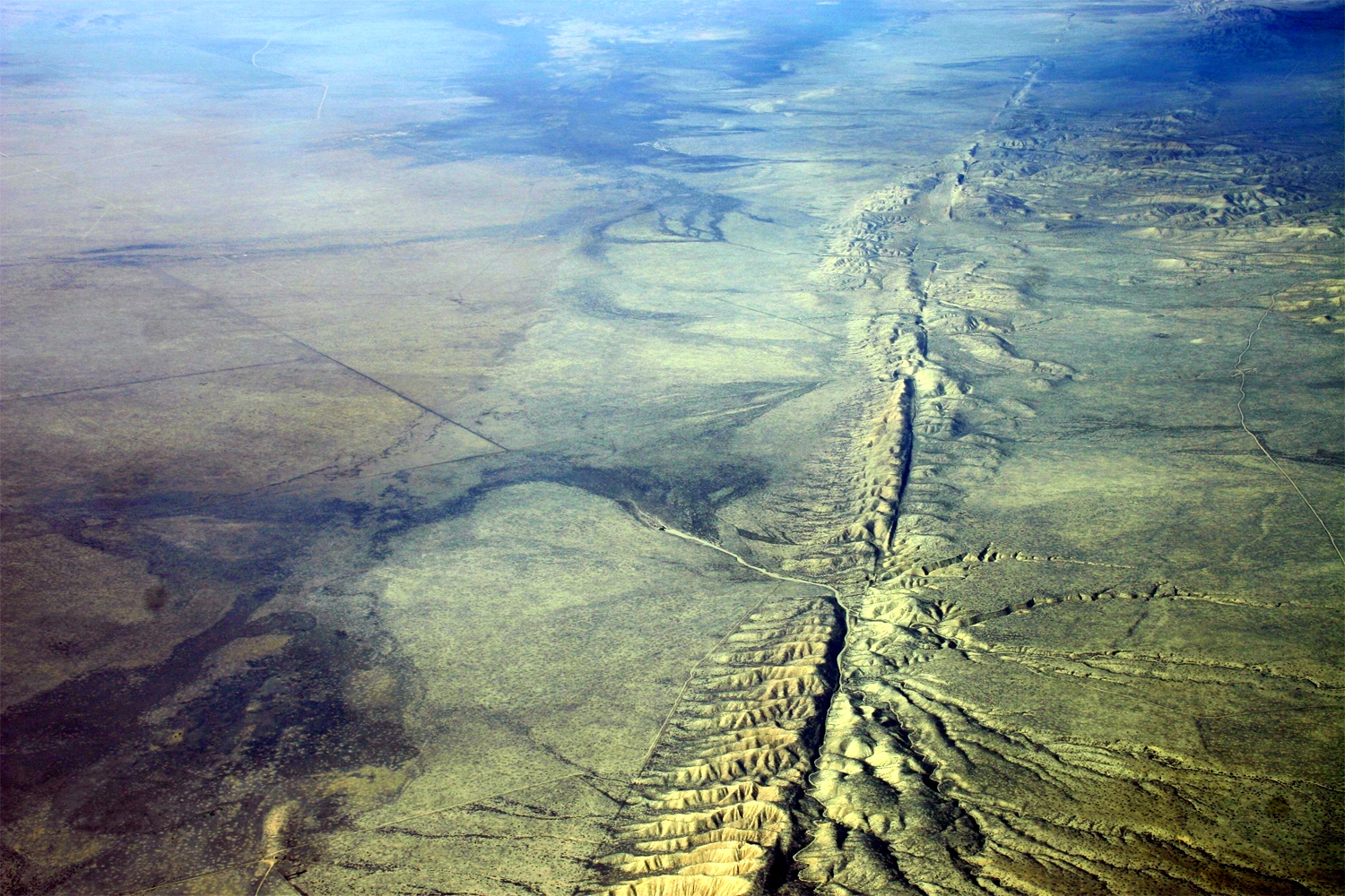 Advertencia sobre riesgo sísmico en California tras reciente terremoto en Colombia